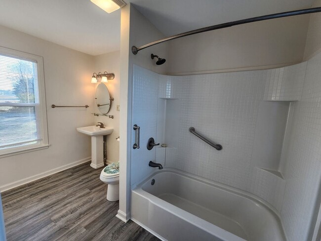 Building Photo - 2056 S McCullough Pl
