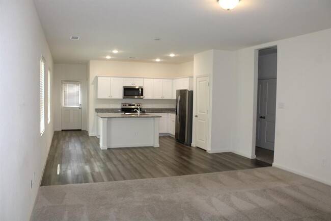 Building Photo - 6416 Bishop Dr