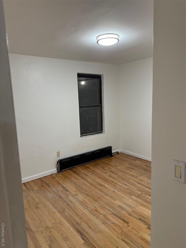 Building Photo - 61 Montauk Ave.