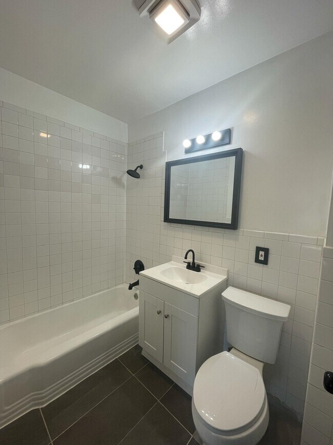 Building Photo - 114 Overlook Ave