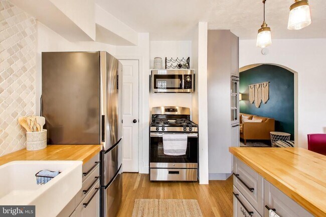 Building Photo - 1766 E St NE