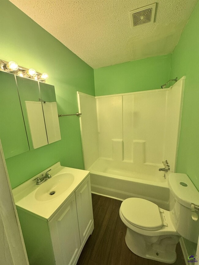 Building Photo - 615 Elberta St