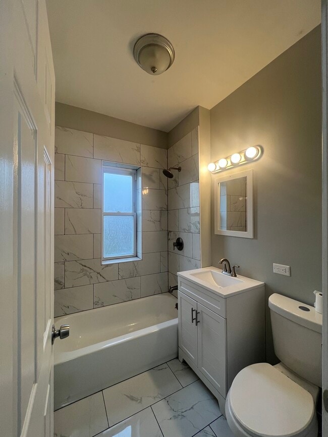 Building Photo - 3444 W Grenshaw St