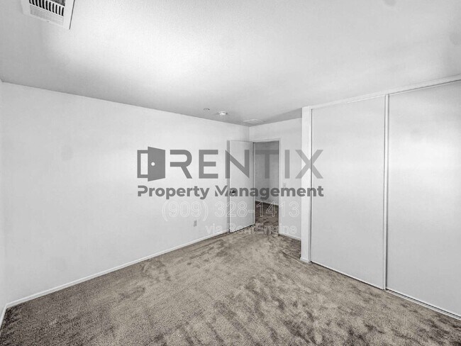 Building Photo - 15739 Yosemite St
