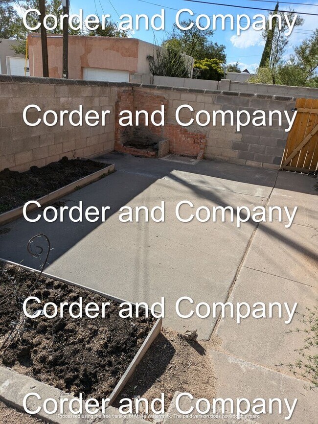 Building Photo - 211-1211 Adams St NE