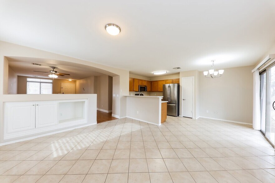 Building Photo - 16255 N 158th Dr