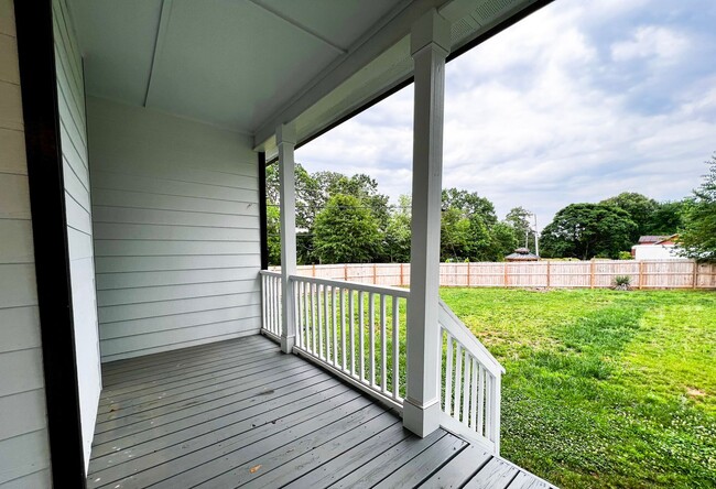 Building Photo - Pfafftown 3 Bedroom, 2 Bathroom Rare Gem i...