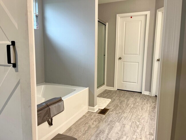 Building Photo - 176 Harness Way