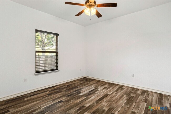Building Photo - 1009 Tripp Ln