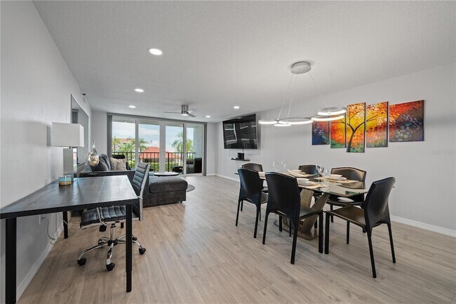 Building Photo - 19111 Vista Bay Dr