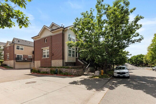 Building Photo - $3,350.00 - 2 Bedroom, 2.5 Bathroom Condo ...
