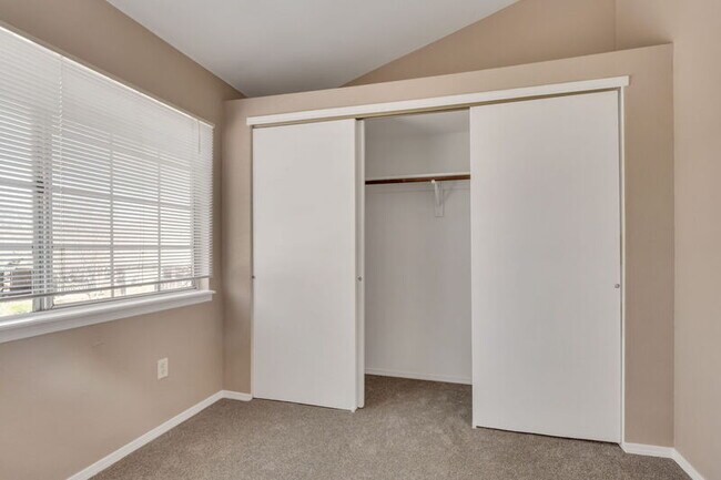 Building Photo - 18010 Becket Dr