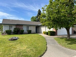 Building Photo - Updated 3 bedroom single story in Manteca!