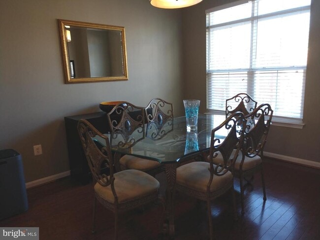 Building Photo - 5627 Lanier Ave