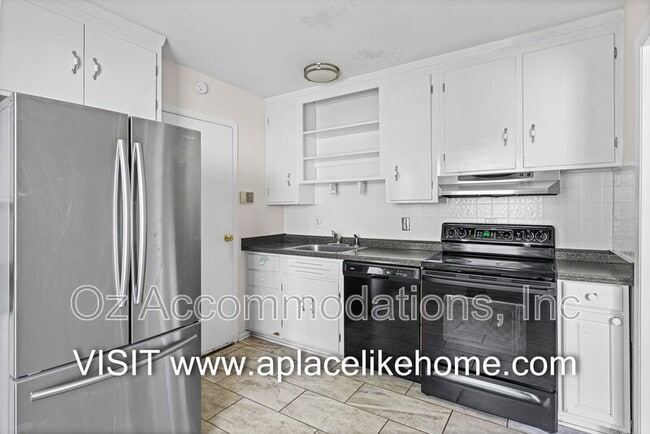 Building Photo - 8810 Benson St