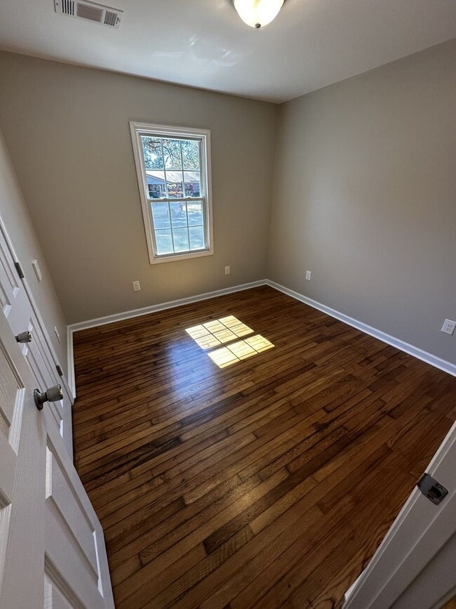 Building Photo - 3BR Home with Fresh Updates