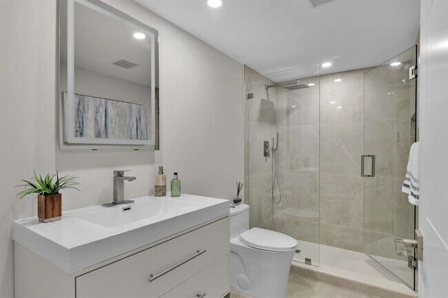Building Photo - 4748 S Ocean Blvd