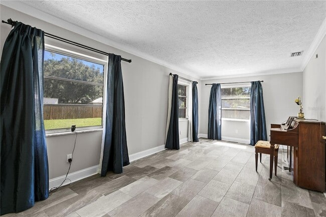 Building Photo - 6928 Greenhill Pl