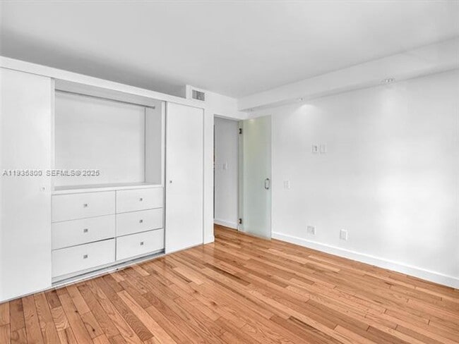 Building Photo - 6770 Indian Creek Dr