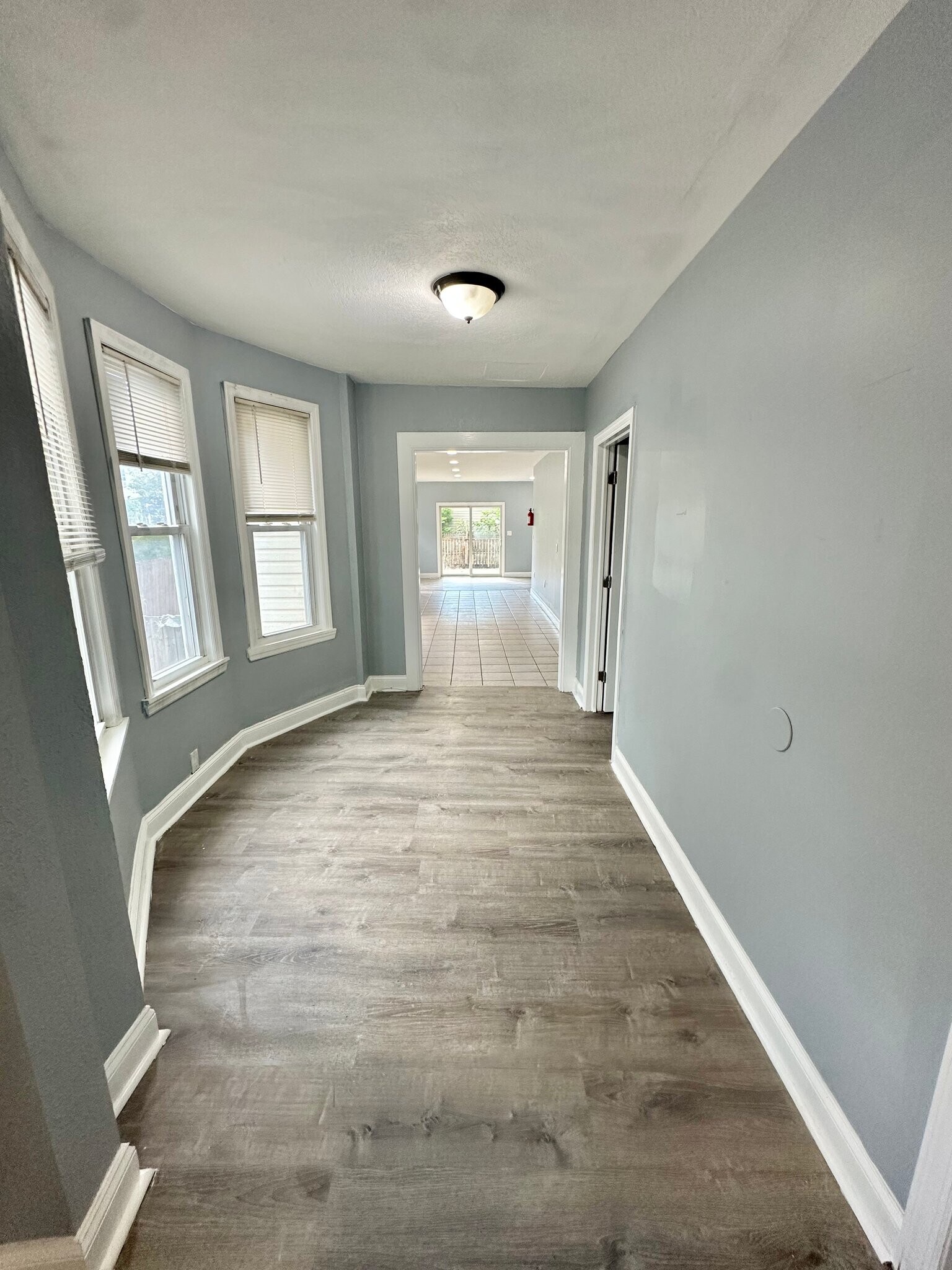 Building Photo - 119 Evergreen Ave