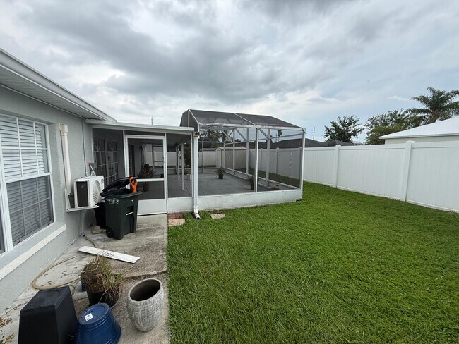 Building Photo - 2531 Sage Dr