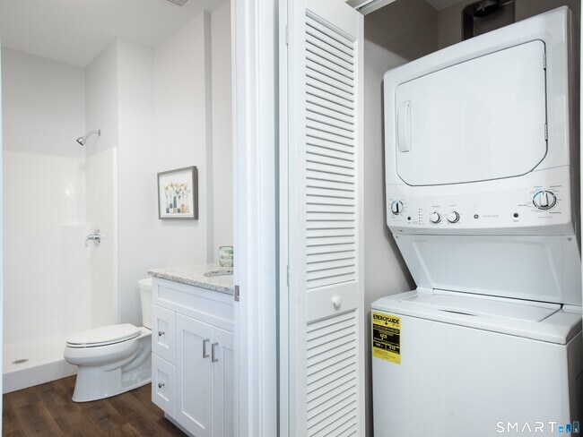 Building Photo - 170 Ridge Rd
