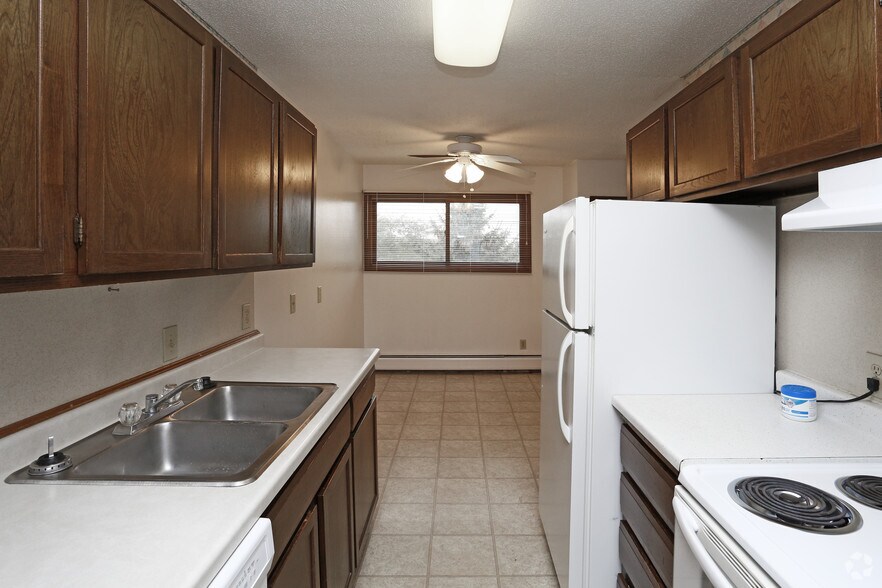 Woodlake Apartments 4008 S Louise Ave Sioux Falls SD 57106