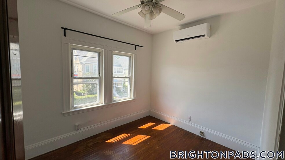Building Photo - 32 Etna St