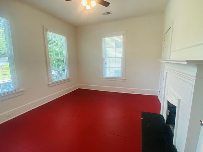 Building Photo - Old Shandon