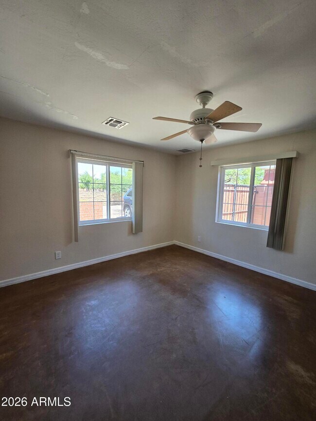 Building Photo - 1307 W Thomas Rd