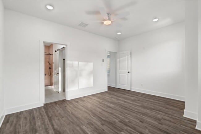 Building Photo - 227 S Broadway St