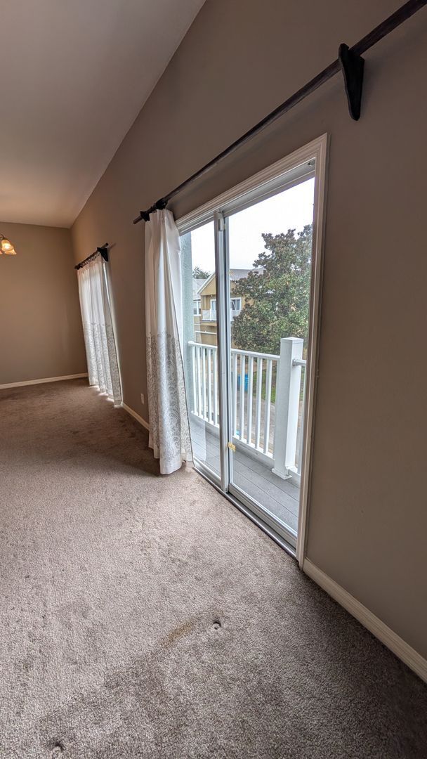 Building Photo - Two Bedrooms with floor plan at the same level and one car garage.