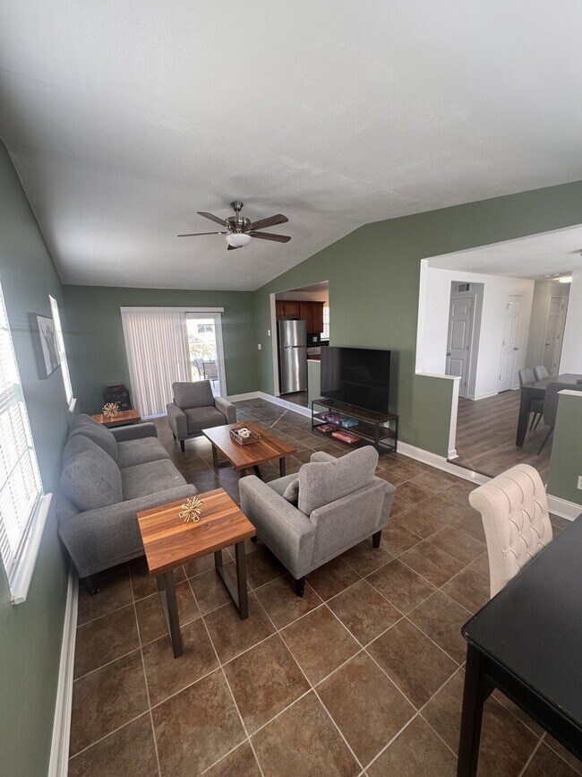 Building Photo - 5765 Heritage-SI ID1472906P