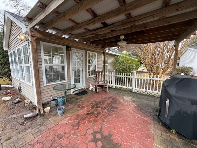 Building Photo - 3 Bedroom 2 Bath House in Shadowmoss - West Ashley