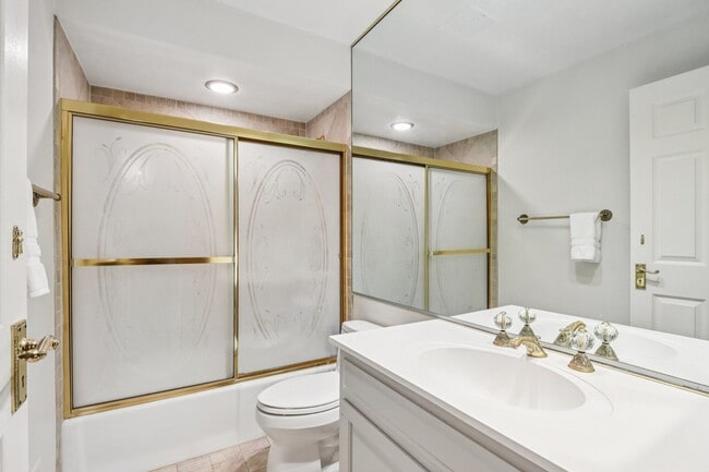 Building Photo - 19 Landmark St