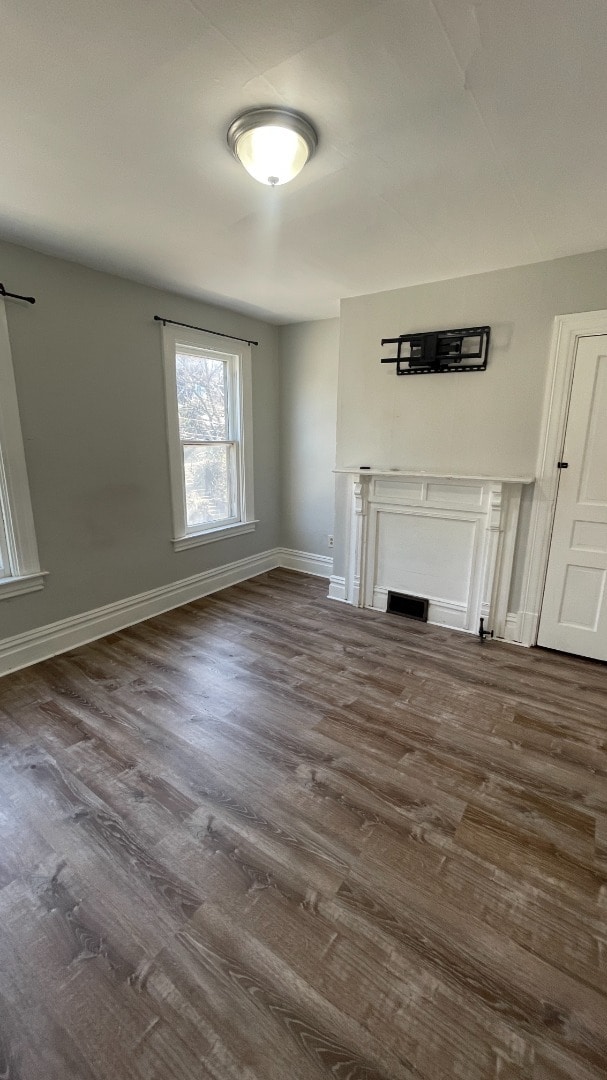 Building Photo - Spacious 4-Bedroom Home with 2 Full Bathrooms – Section 8 Approved and Ready for Move-In!