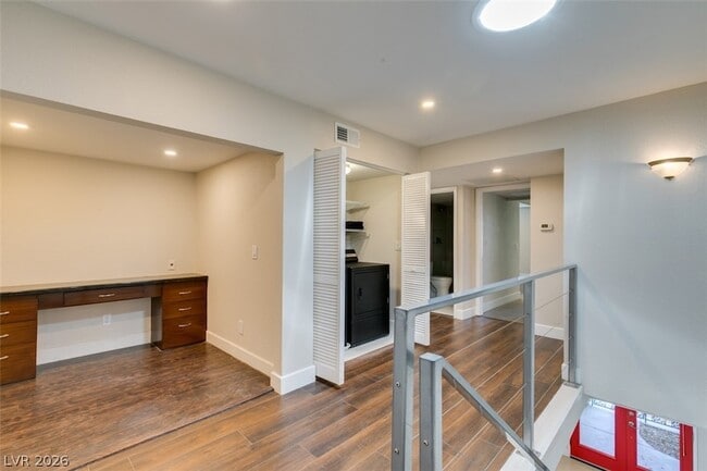 Building Photo - 5046 Schumann Dr