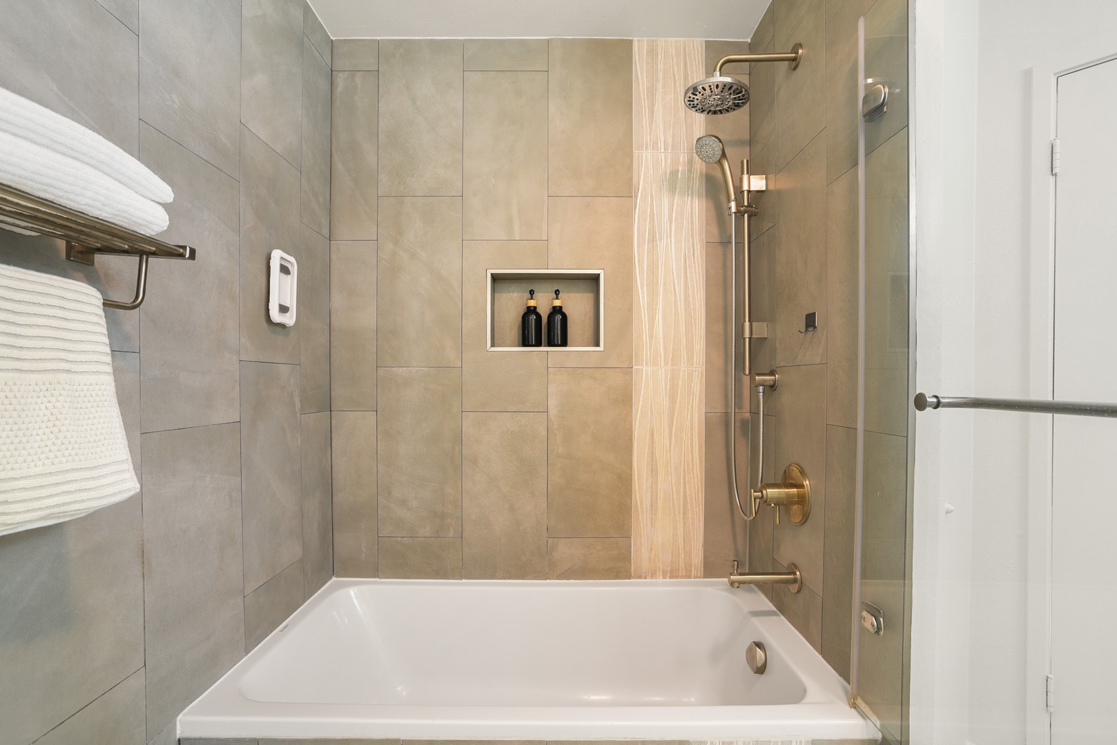 Building Photo - 1 Daniel Burnham Court