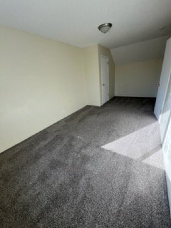 Building Photo - 122 Mckinley Ave