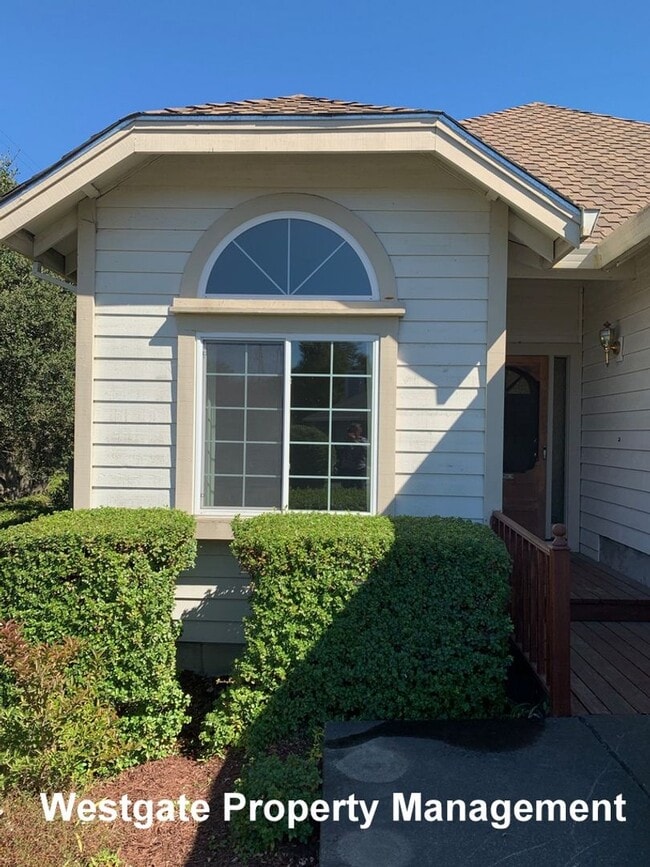 Building Photo - 1160 Birch Dr