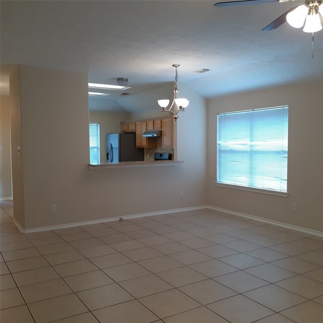 Building Photo - 16914 Great Oaks Glen Dr