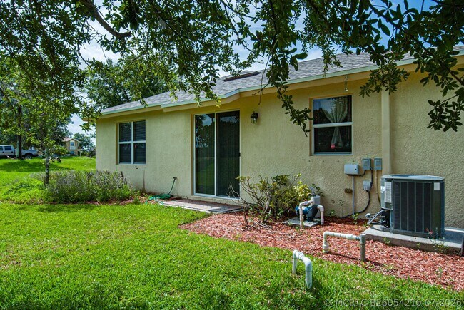 Building Photo - 9851 E Verona Cir