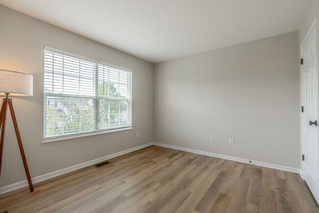 Building Photo - 7248 Winterbek Ave