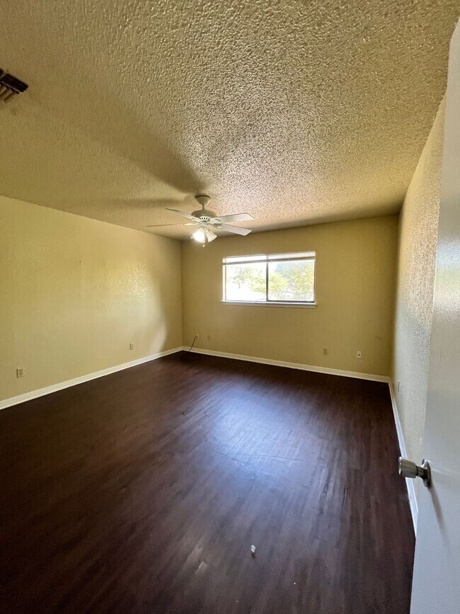 Building Photo - 2309/2311 Pena Cove