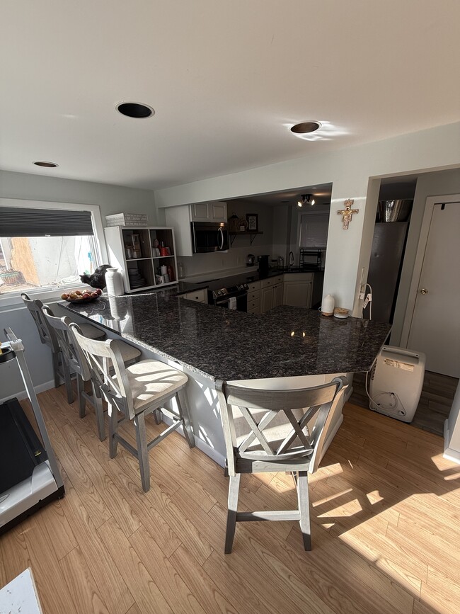 Building Photo - 248 Douglas Pike