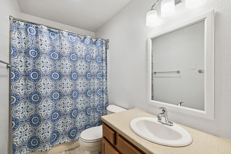 Building Photo - 1695 Mullan Trl