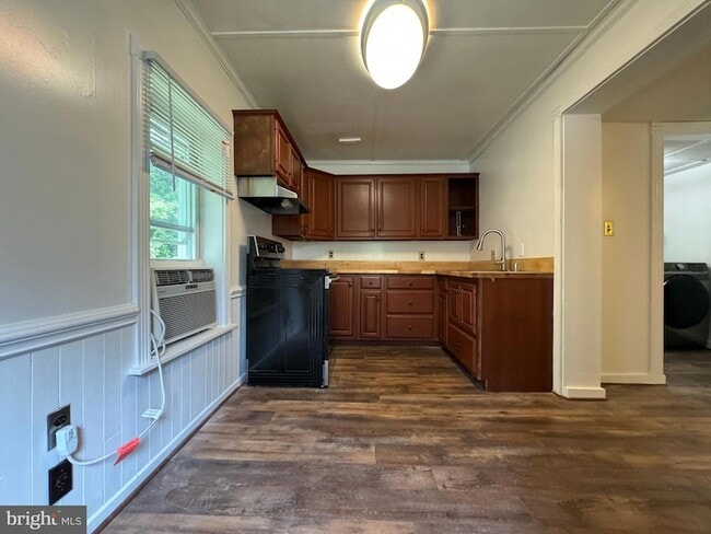 Building Photo - 1005 Manning Dr