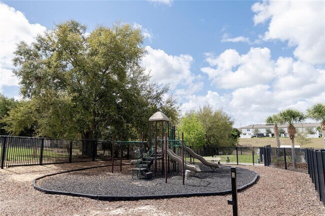 Building Photo - 844 Grandin St