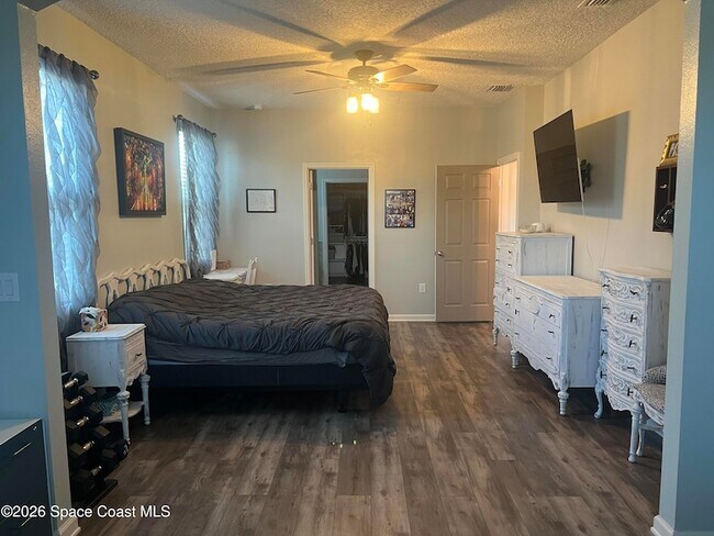 Building Photo - 4061 Dragonfly Dr