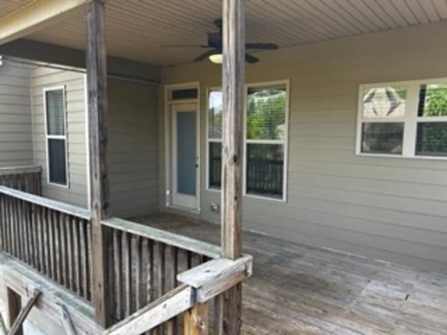Building Photo - Spacious 5BR/4BA Home in Desirable Lexington Neighborhood – Bright Layout, Great Storage & Prime ...
